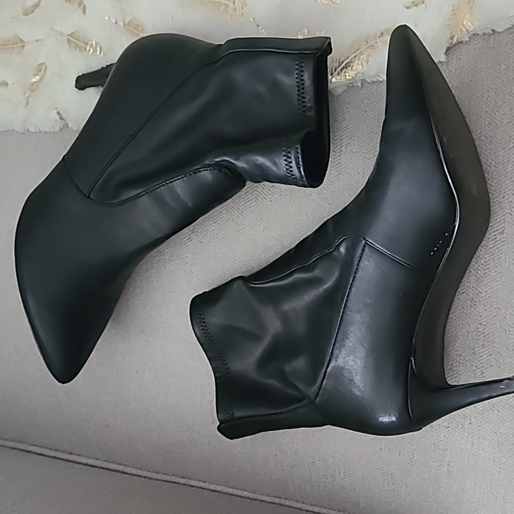 🌟5 For $30🌟 Expression Stretch Heeled Ankle Booties - Size 8